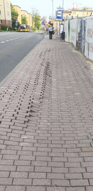 Zdjęcie 1 przedstawia problem zgłoszony w tym alercie