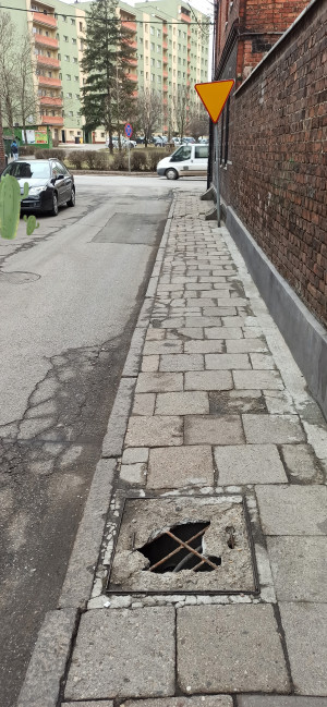 Zdjęcie 2 przedstawia problem zgłoszony w tym alercie