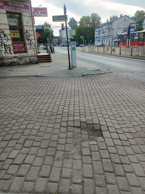 Zdjęcie 1 przedstawia problem zgłoszony w tym alercie
