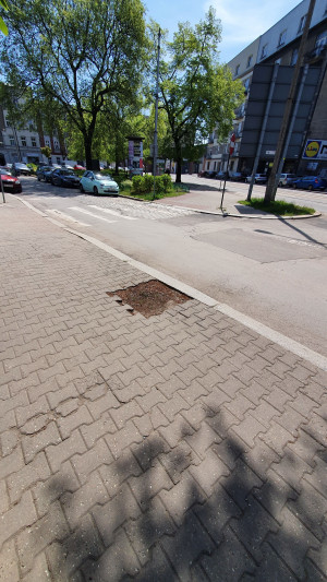 Zdjęcie 2 przedstawia problem zgłoszony w tym alercie