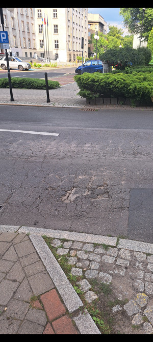 Zdjęcie 2 przedstawia problem zgłoszony w tym alercie