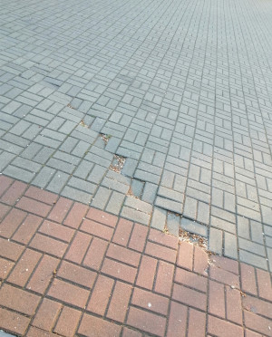 Zdjęcie 1 przedstawia problem zgłoszony w tym alercie