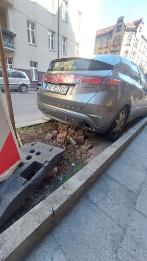 Zdjęcie 2 przedstawia problem zgłoszony w tym alercie