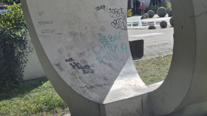 Zdjęcie 1 przedstawia problem zgłoszony w tym alercie
